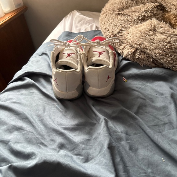 Cherry 11s - Picture 4 of 4